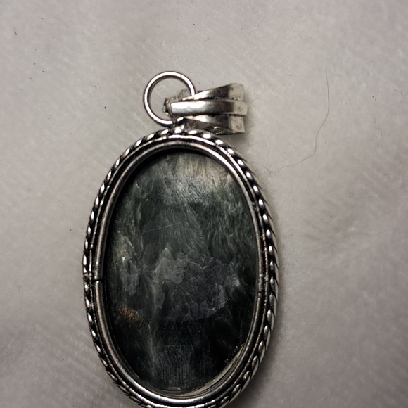 Natural Seraphinite pendant - Picture 2 of 5